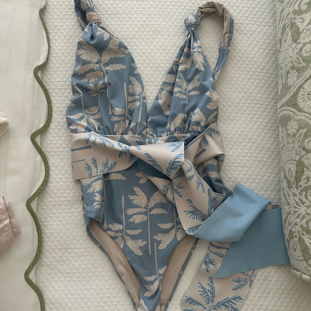 ANCORA Swimsuit with Removable Belt and Matching Sarong